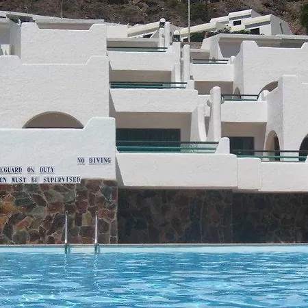 Laguna Apartment *